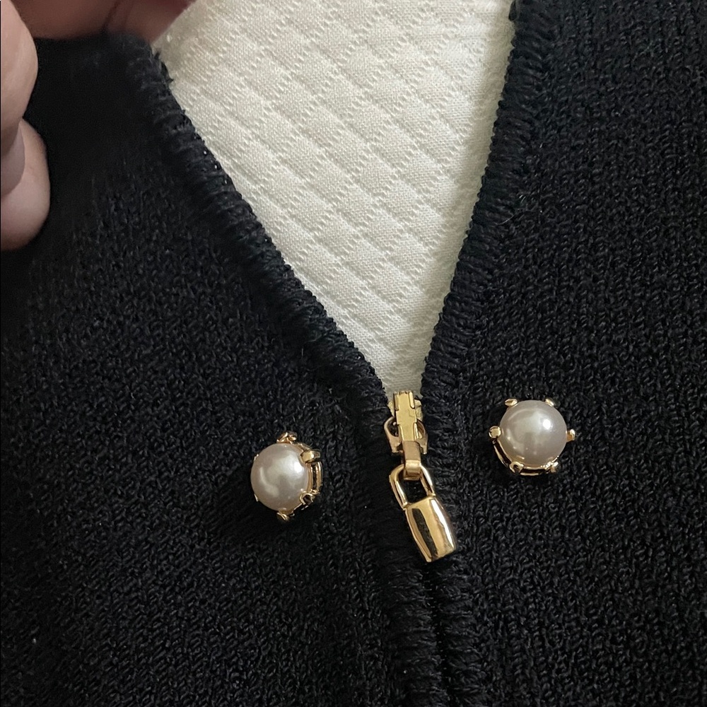 St. John knit 4 piece set BLACK pearl buttons gold zipper - Picture 6 of 16